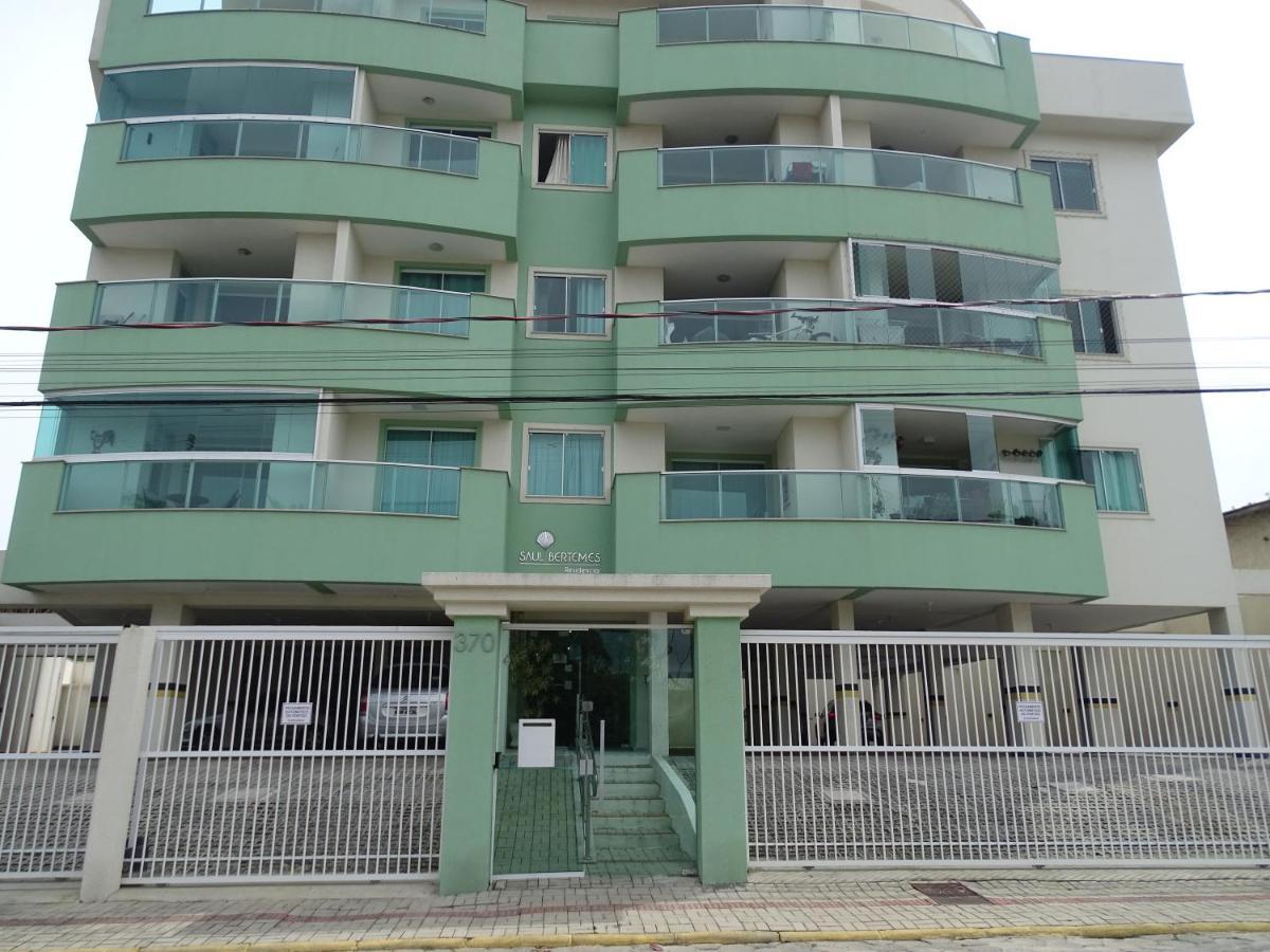 - Apto De Bombas Bombinhas